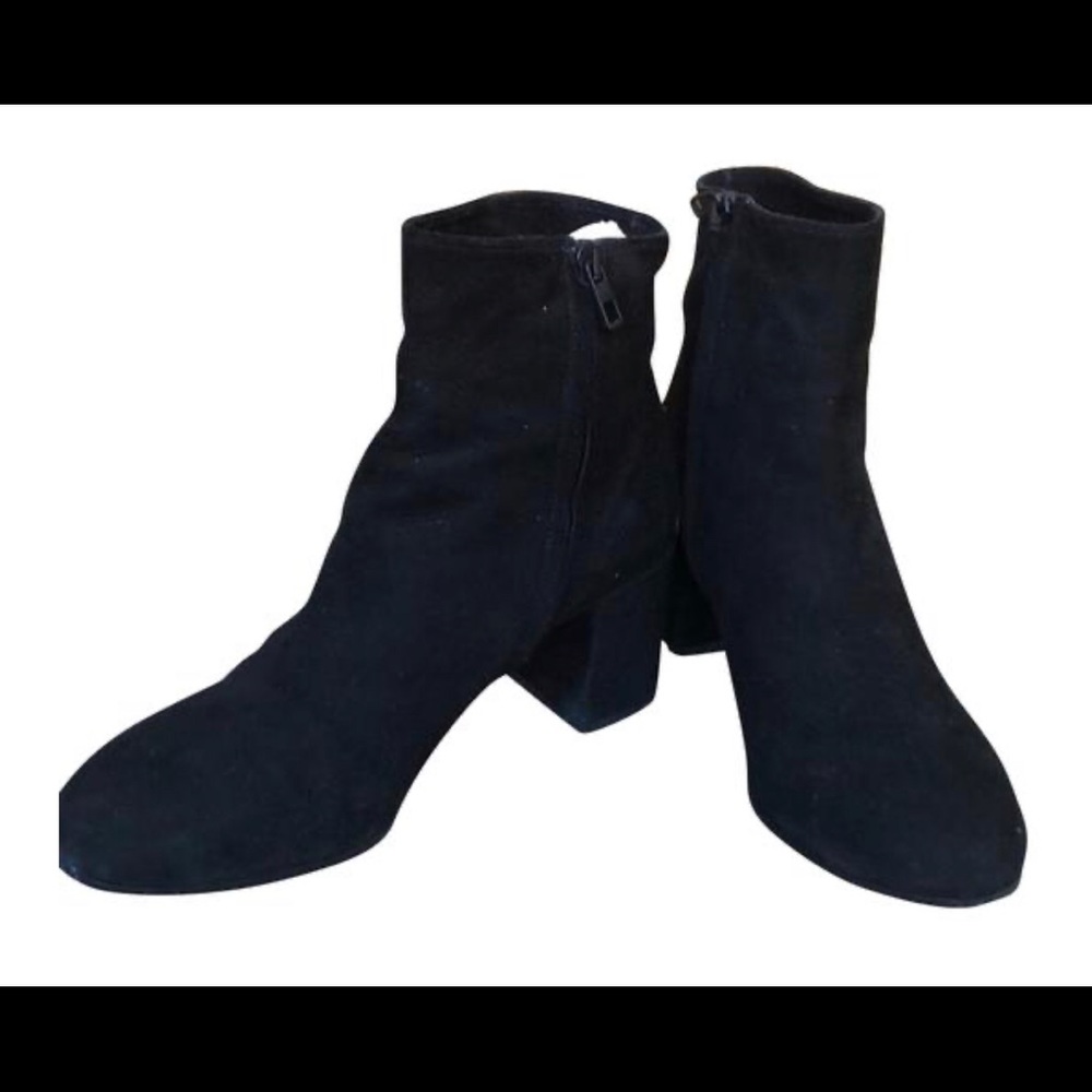 Vince , suede booties , sz 6
